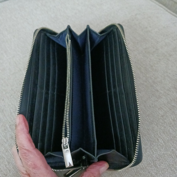 Tumi Black Leather Zip Wallet - Picture 9 of 13